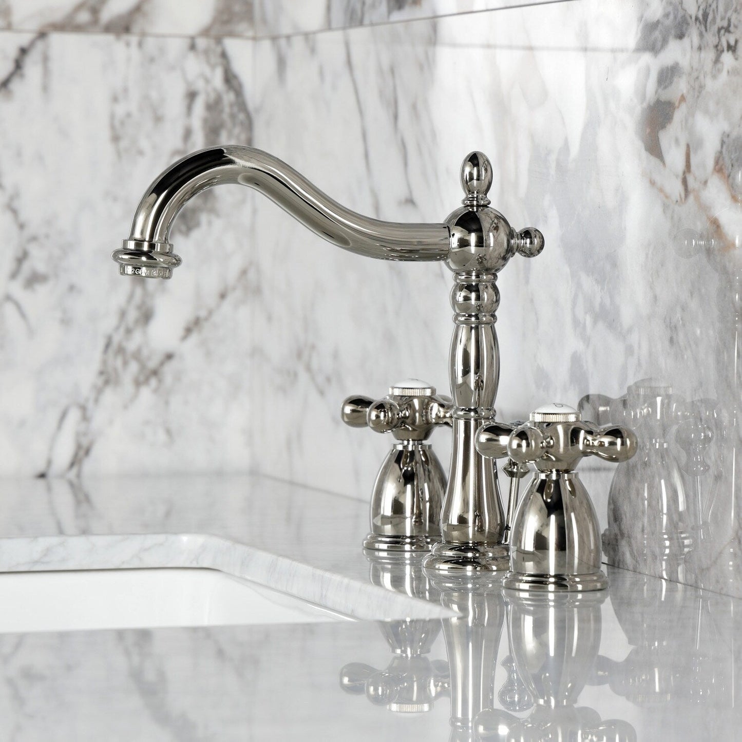 Robinet de salle de bain à large entraxe Heritage de 8 po