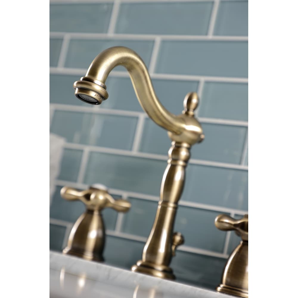 Robinet de salle de bain à large entraxe Heritage de 8 po