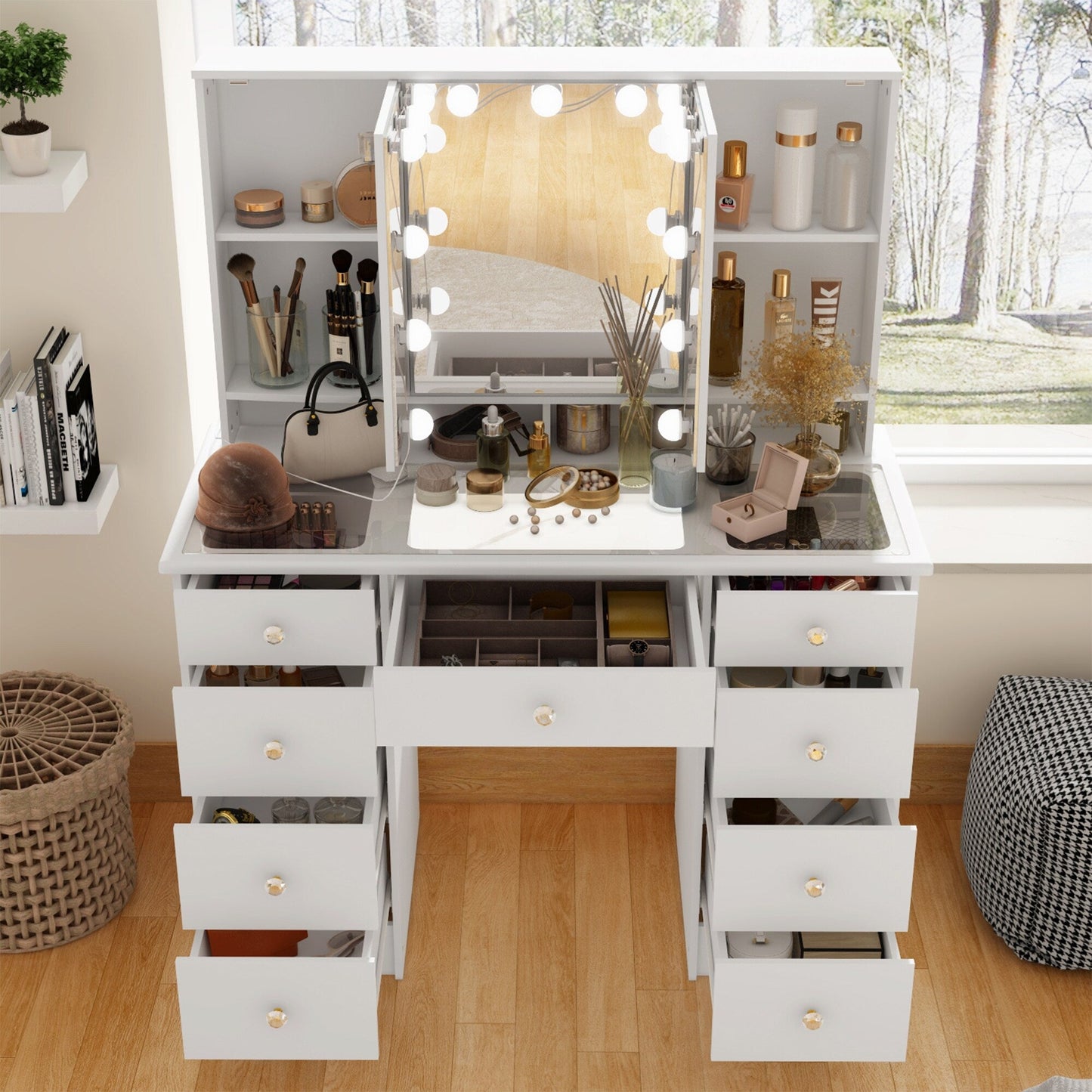 Coiffeuse avec miroir à trois volets et éclairage certifié, plateau en verre