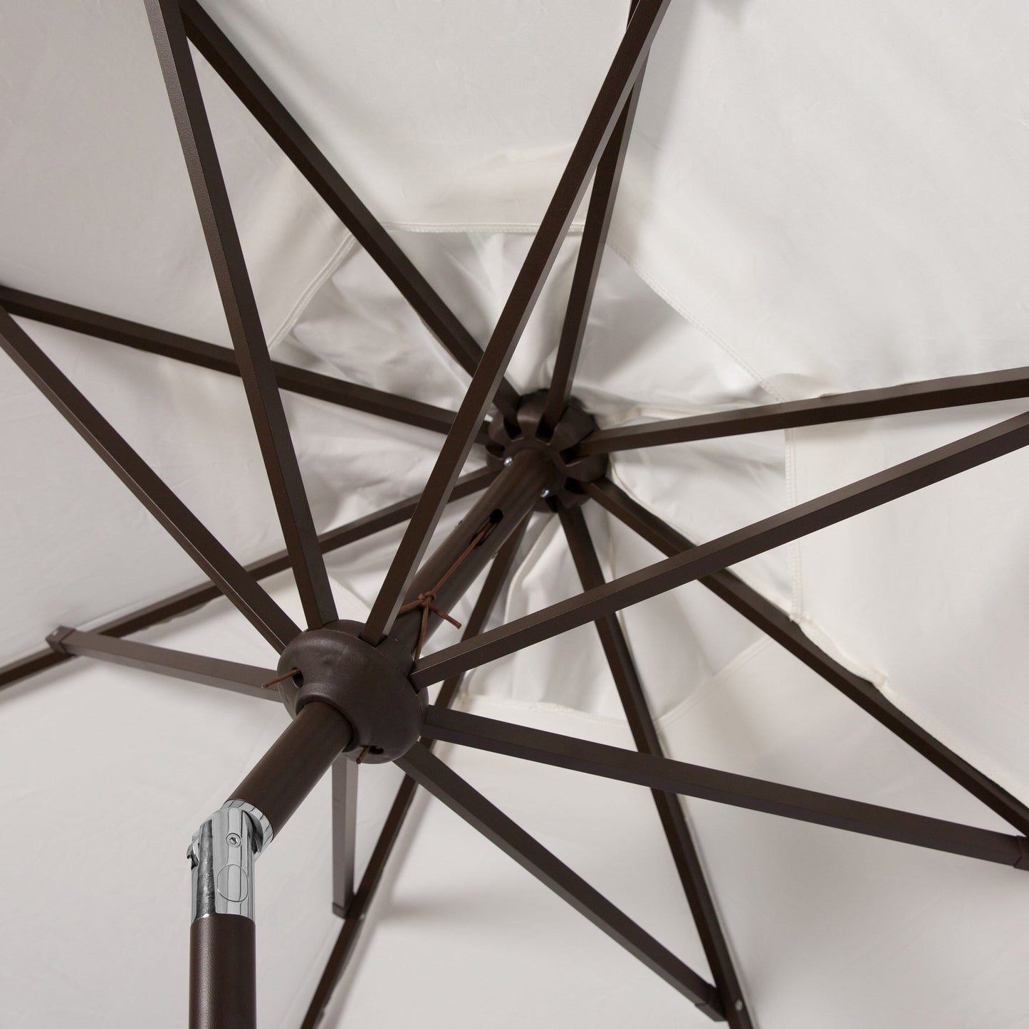 Parasol d'extérieur à manivelle SAFAVIEH Ronette Fringe de 9 pieds