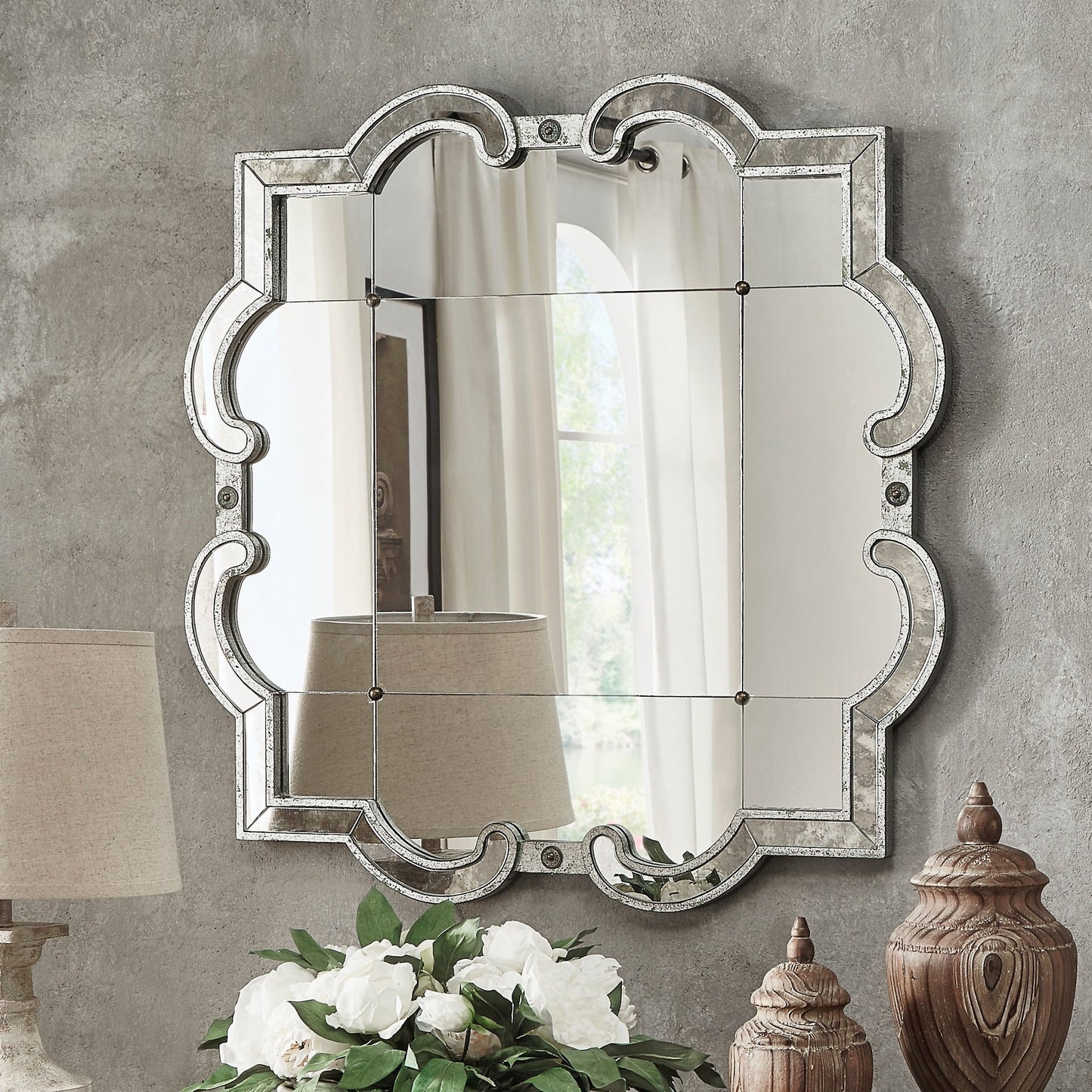 Miroir mural à panneaux argentés antiques Fantina par iNSPIRE Q Classic
