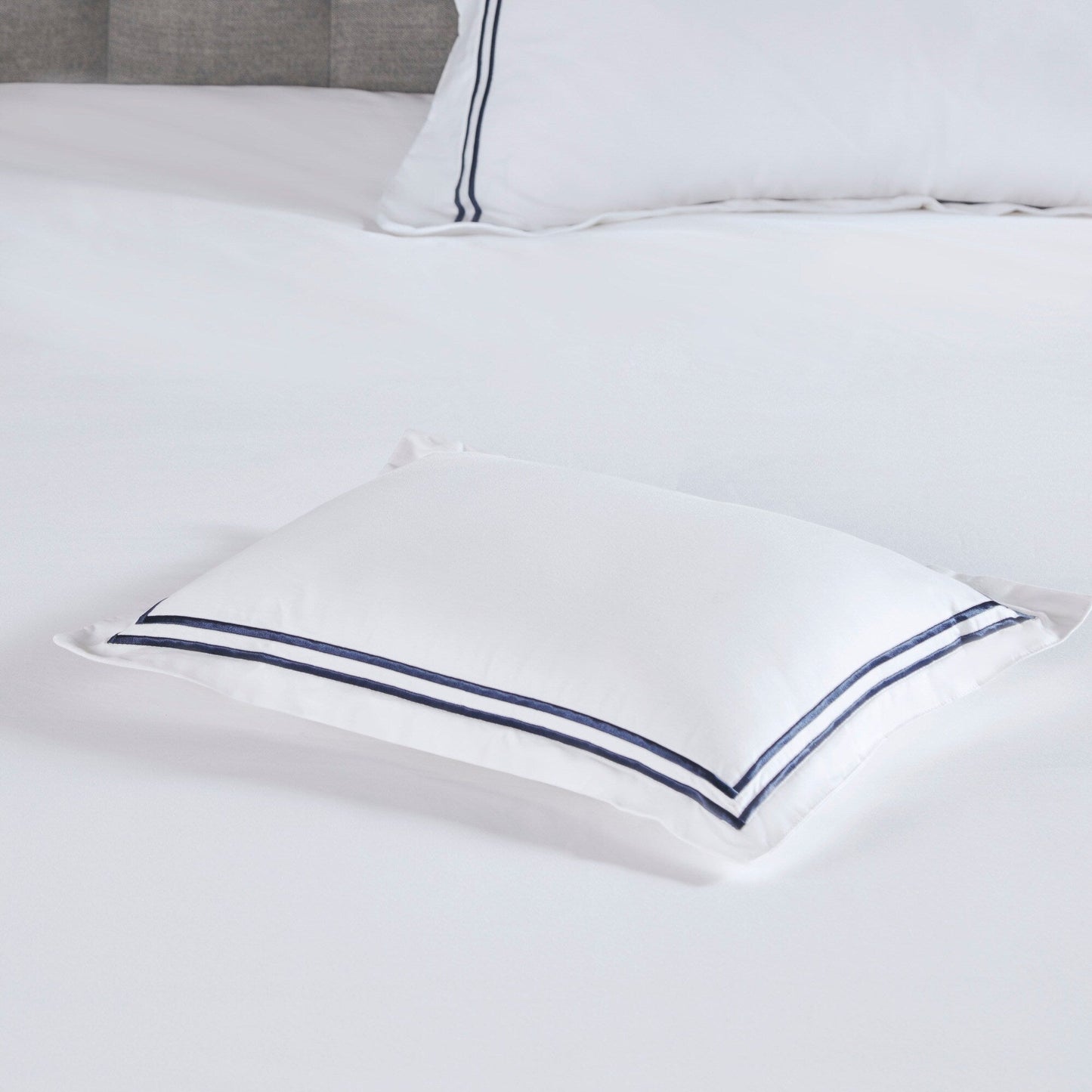 Parure de lit Madison Park Signature 500 fils au pouce carré, 100 % satin de coton brodé, collection de luxe