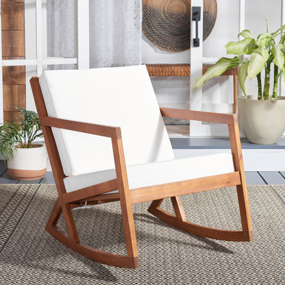 Chaise à bascule d'extérieur Makaila de SAFAVIEH avec coussin - 26 L x 31 P x 38 H